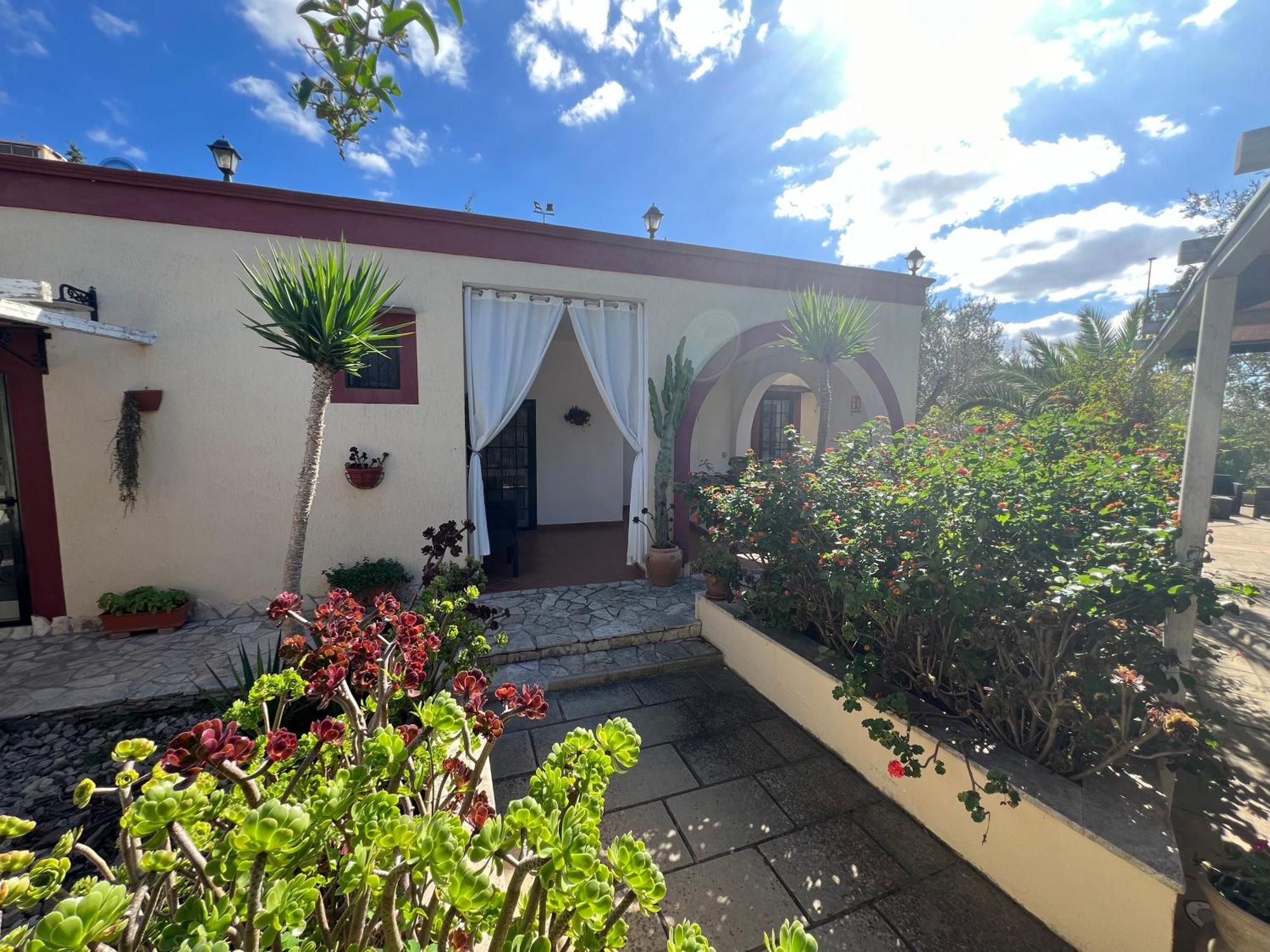 Santa Venardia Couette-café 4*