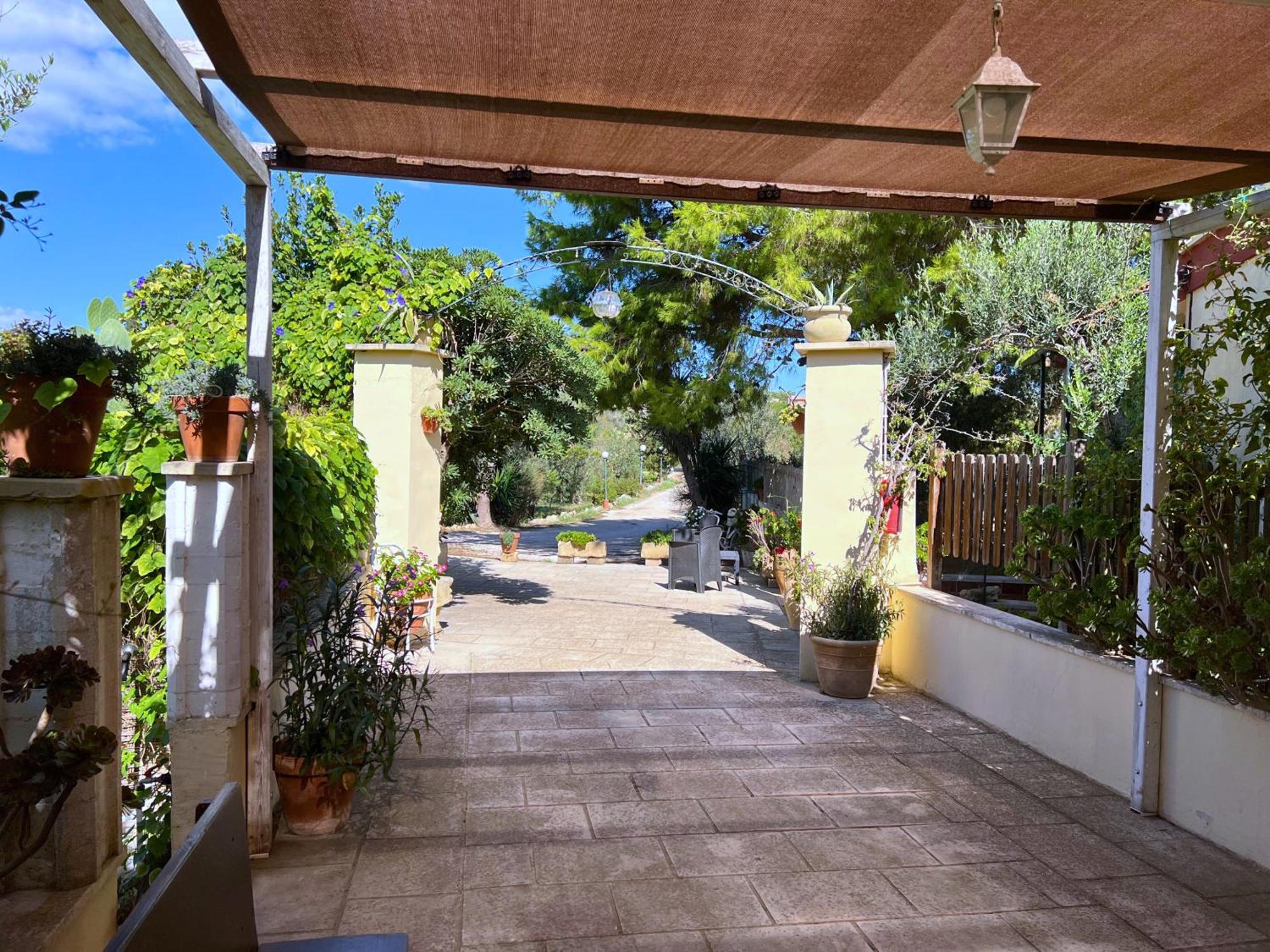 Santa Venardia